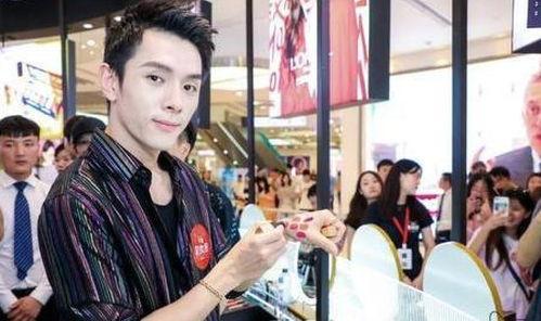 李佳琦娱乐圈爆料,揭秘明星幕后故事  第2张